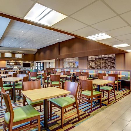 Fairfield Inn & Suites By Marriott Springfield Holyoke Exterior foto